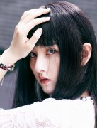 <b>宋祖儿亮相品牌发布活动 齐刘海造型酷似小精灵</b>