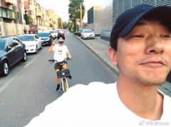 张亮为儿子天天庆祝12岁生日 网友：越来越帅