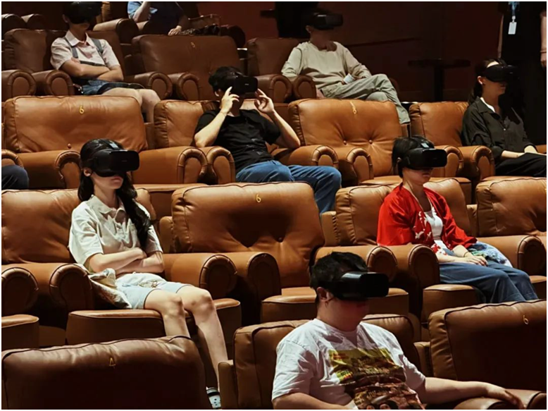 上海电影节 VR 观影热潮：沉浸式体验引爆市场想象